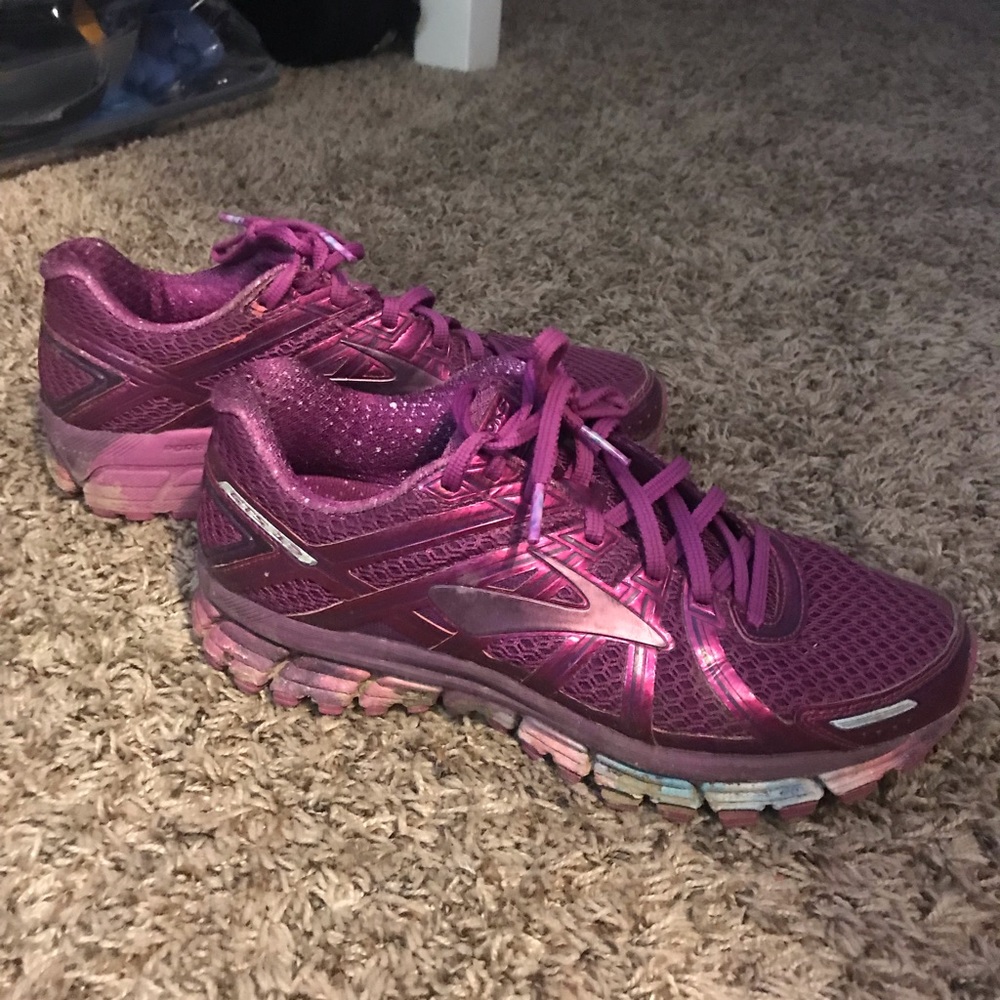 Brooks GTS 17